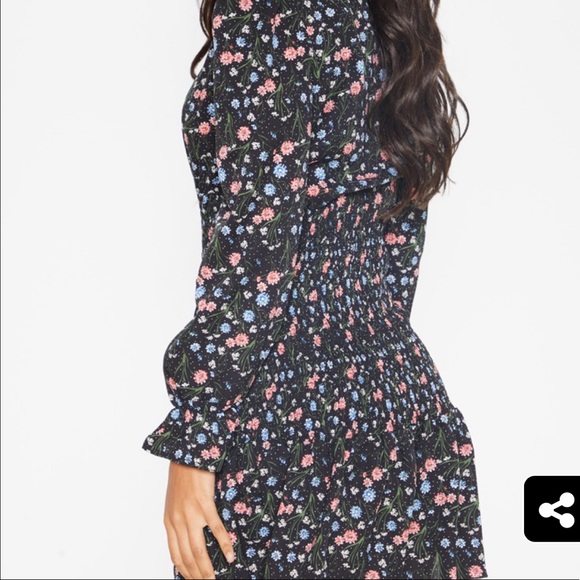 * 𝑺𝑶𝑳𝑫 * LONG SLEEVE FLORAL DRESS - Picture 5 of 6